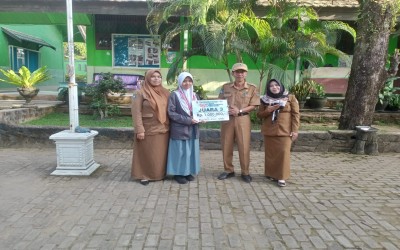 SISWI SMAN 1 SATUI RAIH JUARA 3 PUISI TINGKAT PROVINSI KALIMANTAN SELATAN