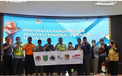 PEMBERIAN PENGHARGAAN ADIWIYATA NASIONAL