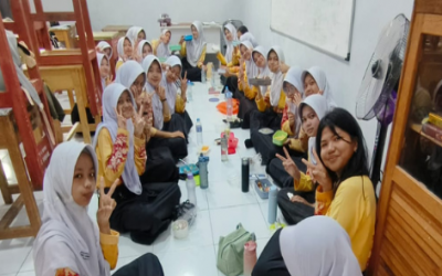 SMAN 1 Satui Gelar Sarapan Sehat Bersama dalam Peringatan Hari Gizi Nasional